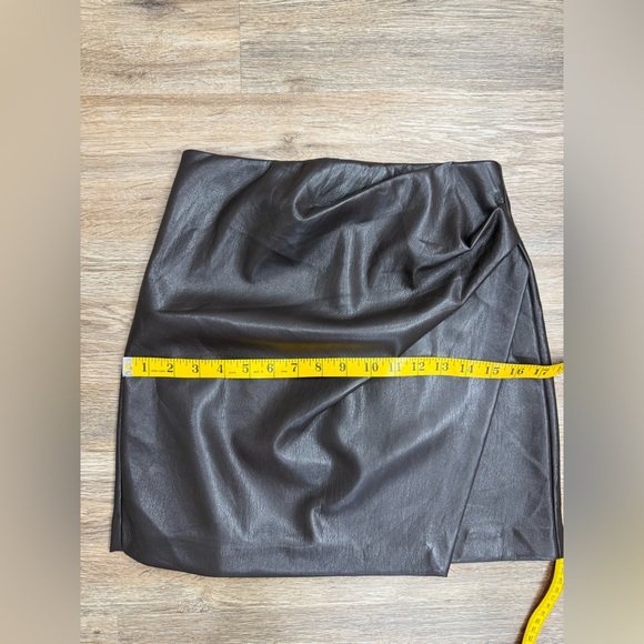 Aritzia High-waisted Vegan Leather mini wrap skirt Size XS-S - Picture 10 of 10
